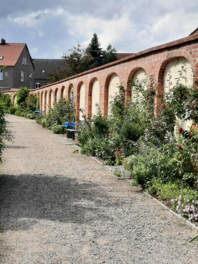 Ferienwohnung Am Schloss Reuterstadt Stavenhagen Exterior photo