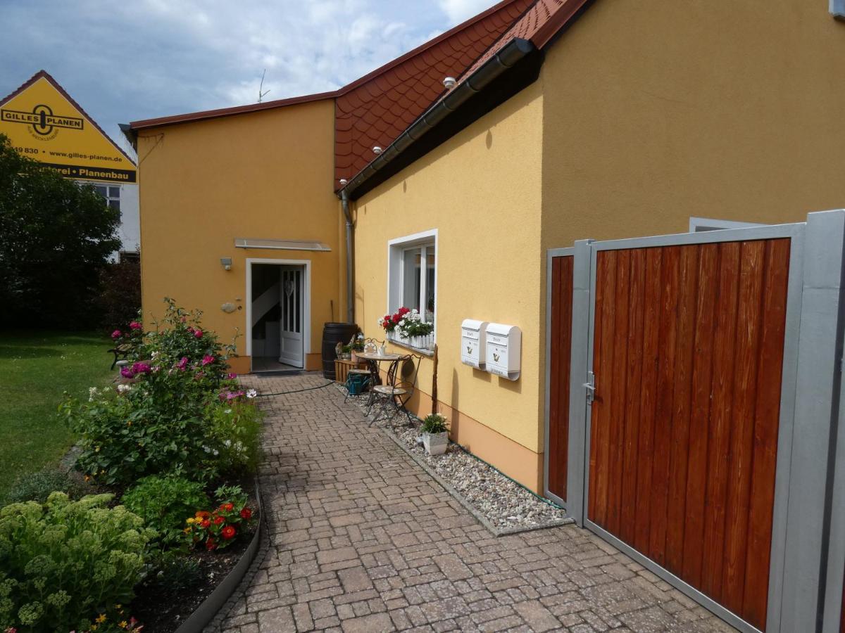 Ferienwohnung Am Schloss Reuterstadt Stavenhagen Exterior photo