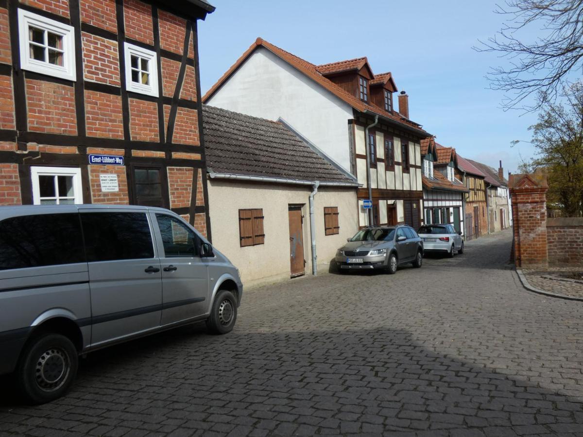 Ferienwohnung Am Schloss Reuterstadt Stavenhagen Exterior photo